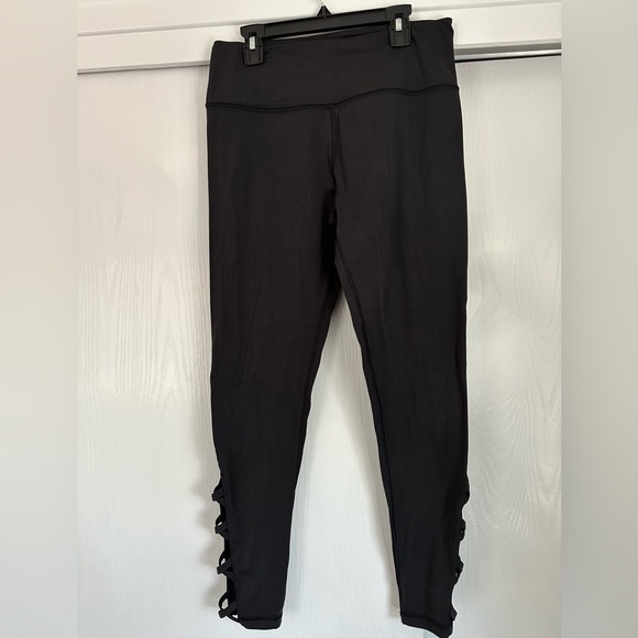 Victoria’s Secret Women’s Medium Leggings - Picture 7 of 9